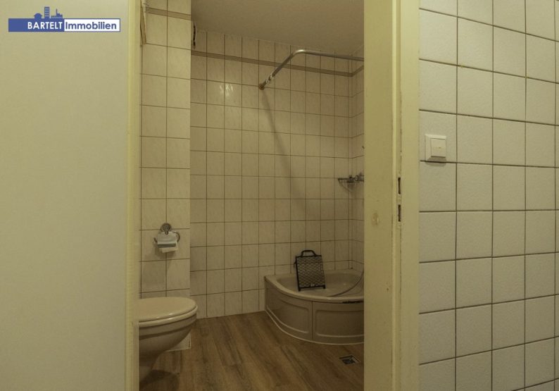 21 Gewerbe Toilette